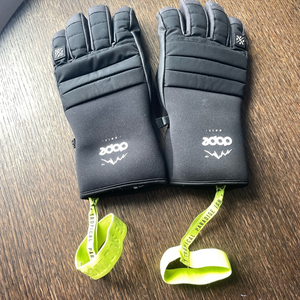 XL DOPE Mens Black Gloves with straps